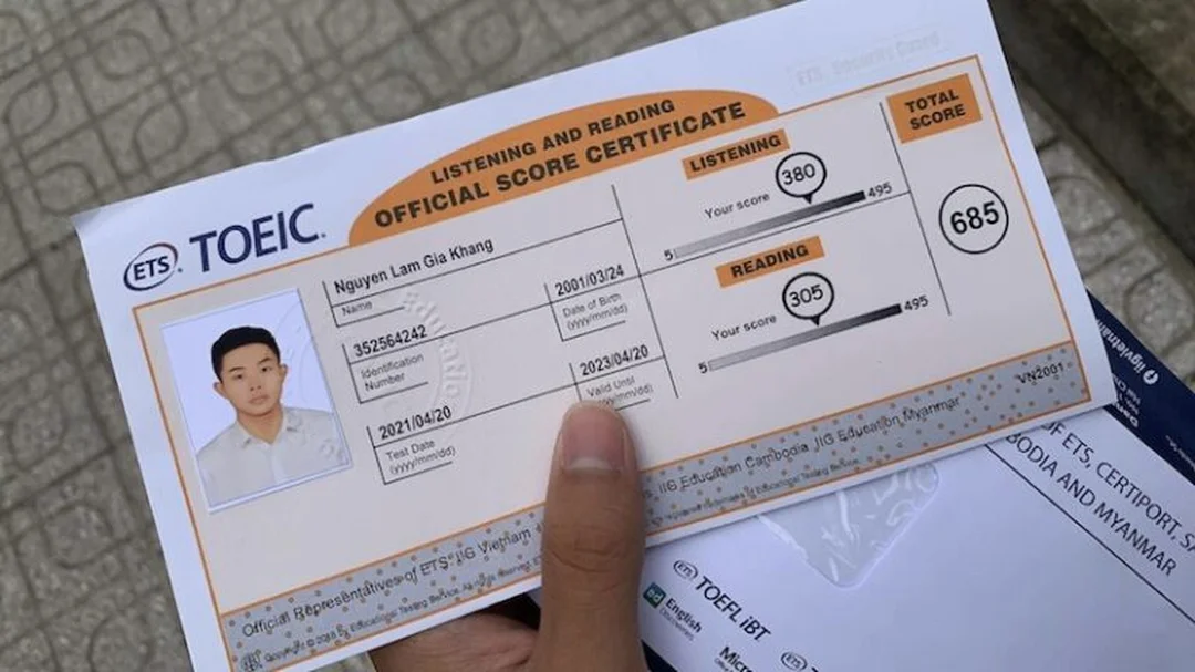 Học viên đạt chứng chỉ tiếng Anh TOEIC sau kỳ thi